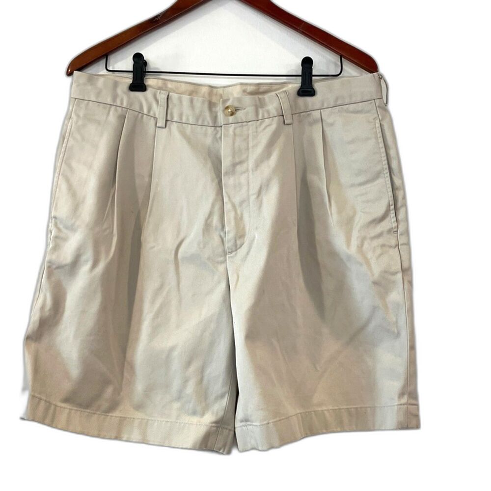 Brooks Brothers Men's Khaki Shorts Pleated Pockets Size 36